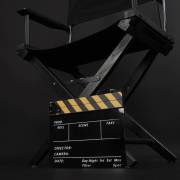 صندلی مشکی و ابزار کات در فیلمبرداری