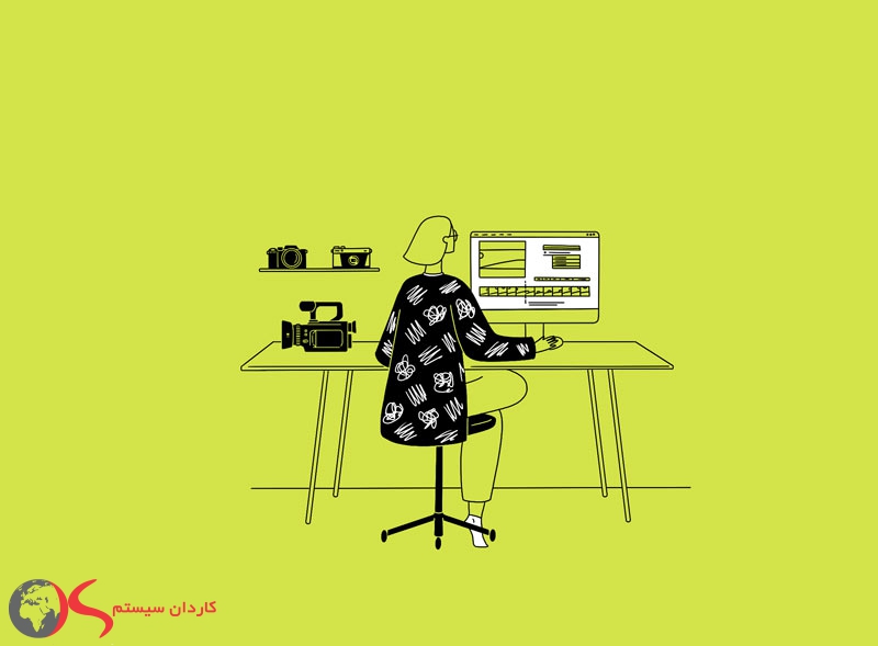 زنی در حال کار با لپ تاپ